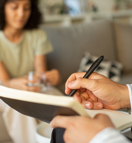 عن الحرية سنتر - العلاج النفسي والإدمان